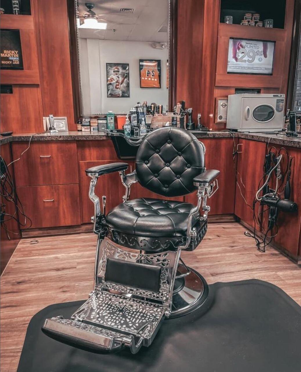 Barber chair at R&L Barbershop Camfield Corners in Charlotte NC